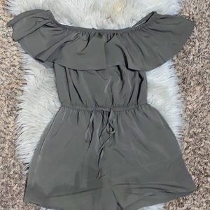 It’s good more spring vibes and picnics or even just a regular day it’s comfy to